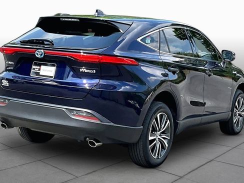 Used 2021 Toyota Venza LE image 12