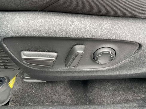 Used 2023 Toyota RAV4 SE image 14