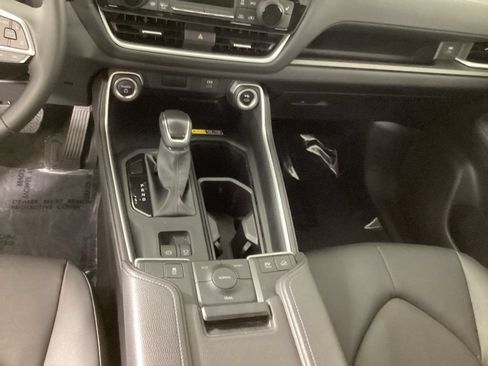 Used 2025 Toyota Grand Highlander AWD Hybrid image 16