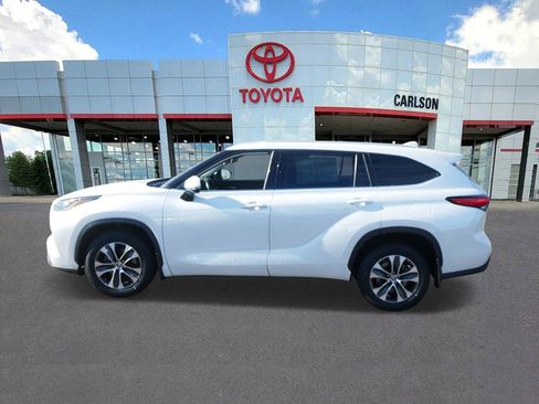 Used 2022 Toyota Highlander XLE image 7