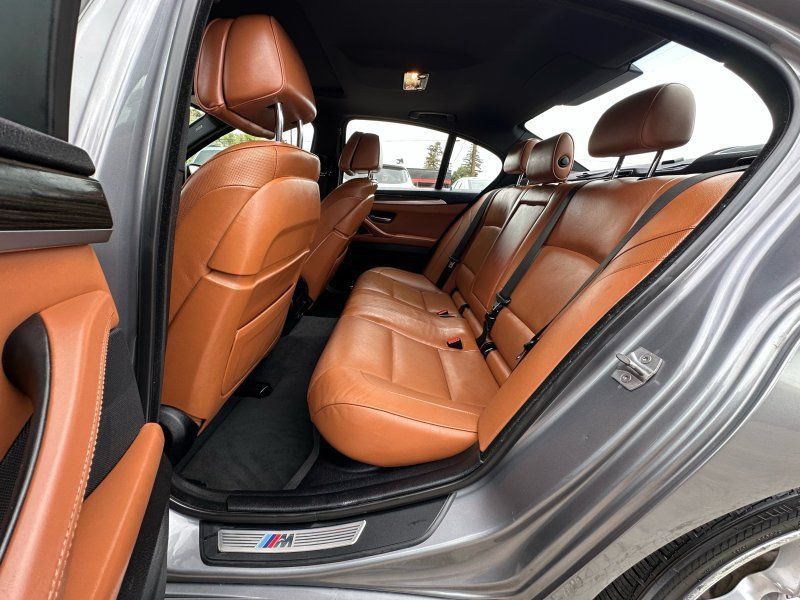 Used 2015 BMW 550i Sedan RWD image 12