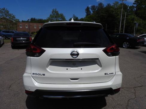 Used 2019 Nissan Rogue SL w/ Premium Package AWD/4WD image 6