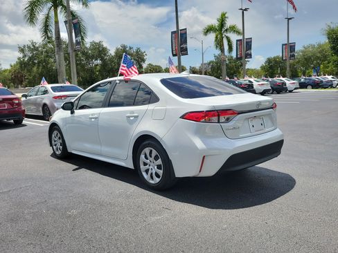 Used 2026 Toyota Corolla LE FWD image 8