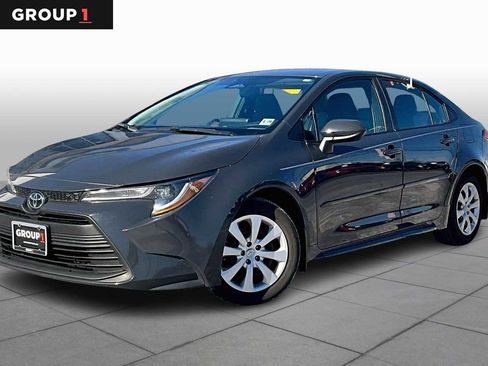 Certified 2024 Toyota Corolla LE image 1