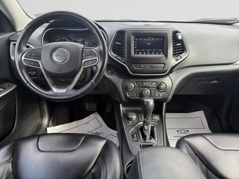 Used 2019 Jeep Cherokee Latitude Plus w/ Cold Weather Group image 10