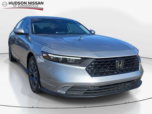 Used 2023 Honda Accord EX image 1