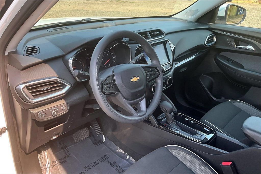 Used 2021 Chevrolet TrailBlazer LT w/ Convenience Package AWD/4WD image 18