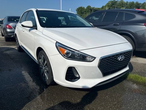Used 2020 Hyundai Elantra GT FWD image 3