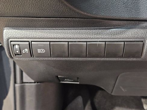 Used 2025 Toyota Corolla SE FWD image 24