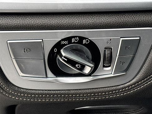 Used 2019 BMW 740e xDrive w/ M Sport Package image 10