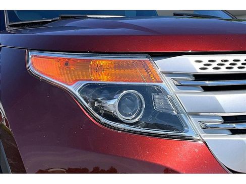 Used 2015 Ford Explorer XLT w/ Equipment Group 202A AWD/4WD image 29