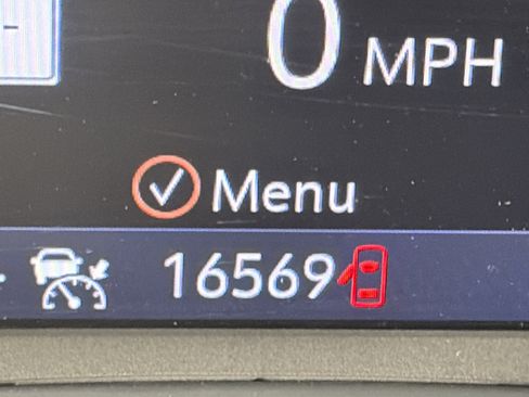 Certified 2024 GMC Terrain SLT w/ Infotainment Package II AWD/4WD image 5