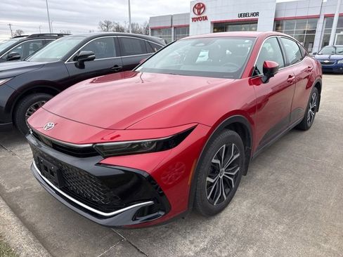 Used 2023 Toyota Crown XLE image 1