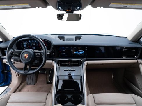 Certified 2025 Porsche Panamera 4 image 18
