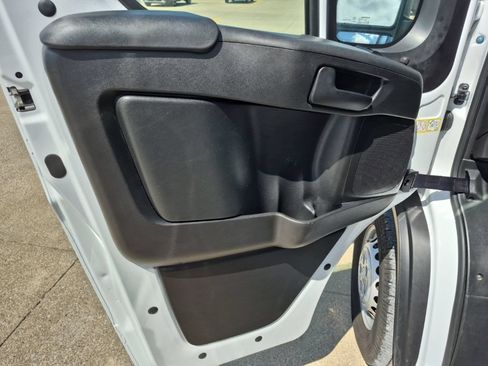 Used 2025 RAM ProMaster 2500 w/ Convenience Group FWD image 6