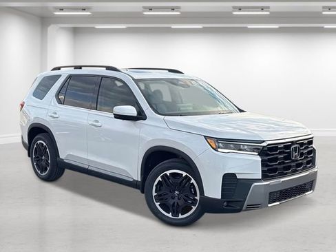 New 2026 Honda Pilot Touring image 1