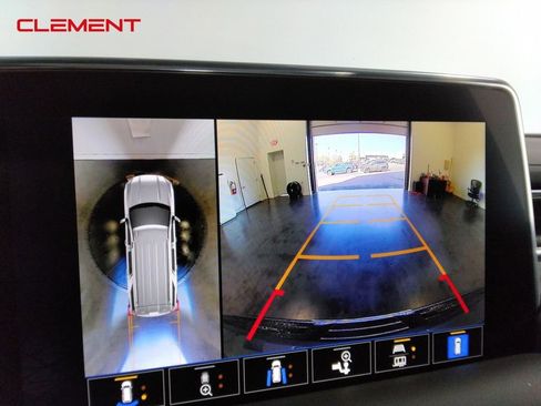 Used 2024 GMC Yukon AT4 image 20