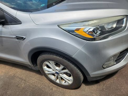 Used 2017 Ford Escape SE w/ Equipment Group 201A FWD image 12