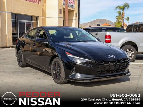 Used 2021 Hyundai Elantra SEL image 1