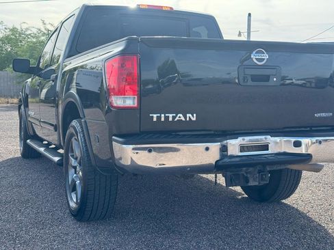 Used 2015 Nissan Titan SV w/ SV Value Truck Package image 11