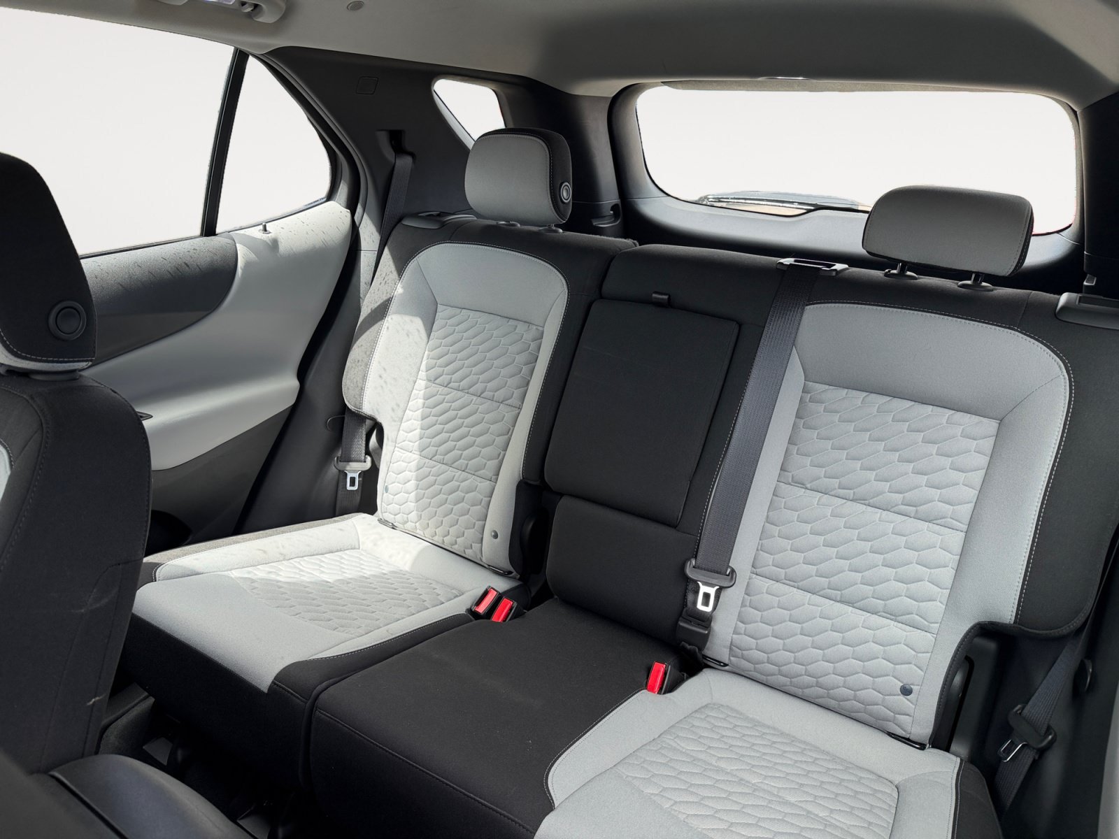 Used 2020 Chevrolet Equinox LS w/ LPO, Floor Liner Package AWD/4WD image 13
