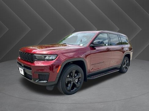 Used 2023 Jeep Grand Cherokee L Laredo AWD/4WD image 5