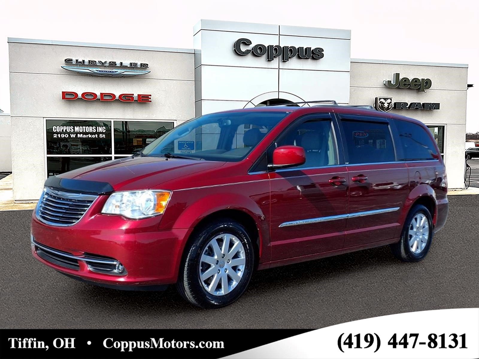 Used 2014 Chrysler Town & Country Touring FWD image 1