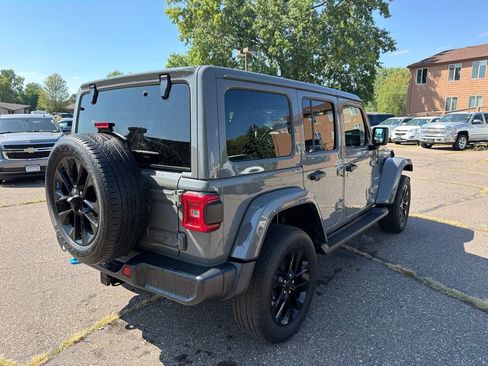 Used 2022 Jeep Wrangler Unlimited Sahara w/ Cold Weather Group AWD/4WD image 6