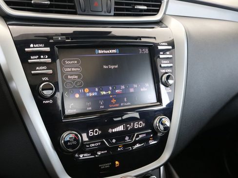 Used 2020 Nissan Murano SL w/ Moonroof Package AWD/4WD image 16