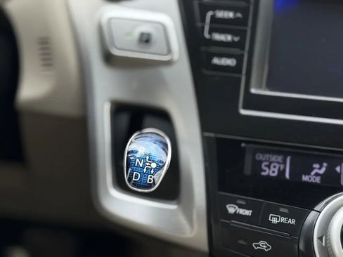 Used 2013 Toyota Prius V Five image 28