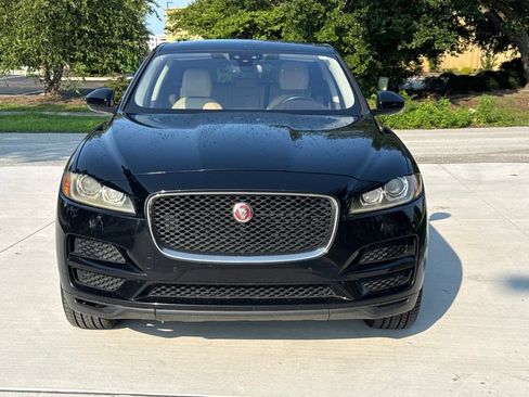 Used 2017 Jaguar F-PACE Prestige AWD/4WD image 2
