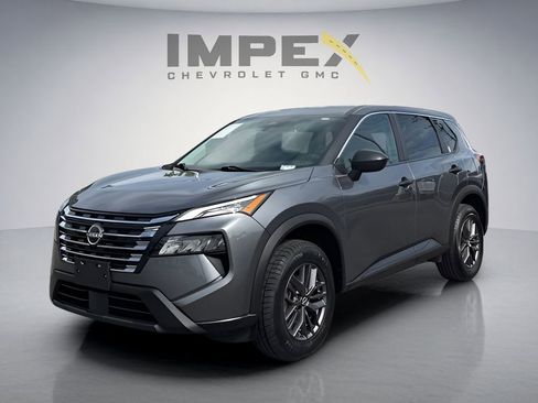 Used 2024 Nissan Rogue S FWD image 1
