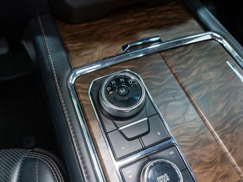 Used 2020 Ford Expedition Platinum image 26