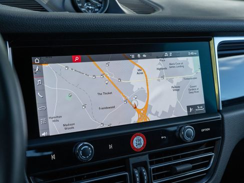 Certified 2025 Porsche Macan image 29