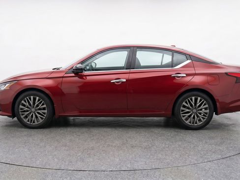 Used 2025 Nissan Altima 2.5 SV FWD image 5