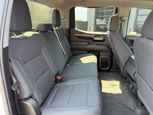 Used 2022 GMC Sierra 1500 SLE w/ X31 Off-Road Package AWD/4WD image 11