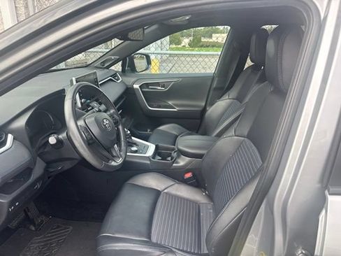 Used 2019 Toyota RAV4 XSE w/ Carpet Mat Package AWD/4WD image 19