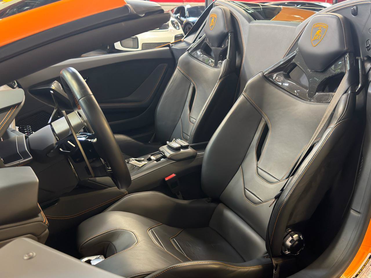 Used 2021 Lamborghini Huracan EVO RWD image 17