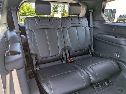 Used 2025 Jeep Grand Cherokee L Limited AWD/4WD image 20