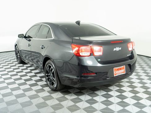 Used 2015 Chevrolet Malibu LT image 4