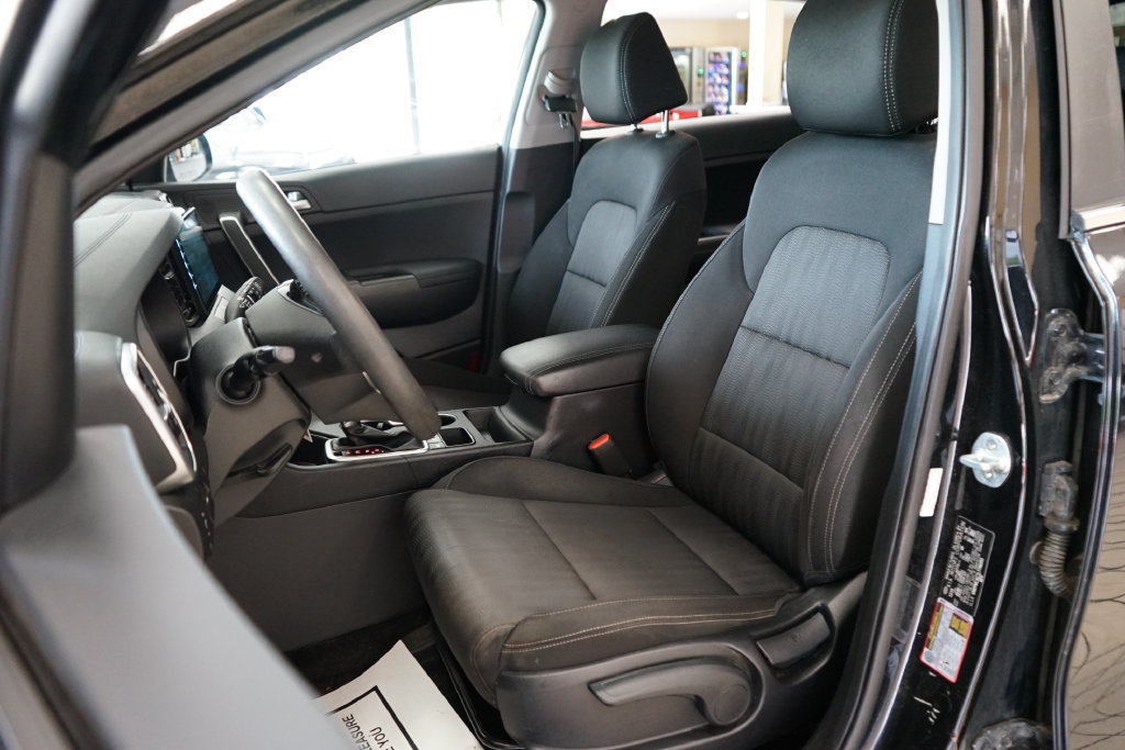 Used 2020 Kia Sportage LX AWD/4WD image 2