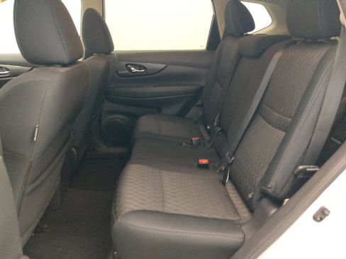 Used 2018 Nissan Rogue SV AWD/4WD image 18