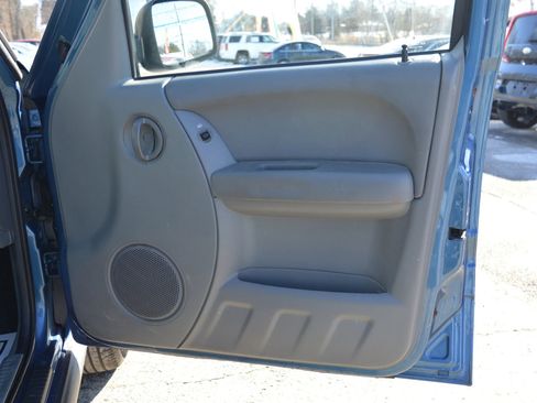 Used 2006 Jeep Liberty Sport image 29