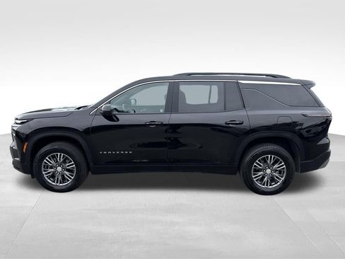 Used 2026 Chevrolet Traverse LT AWD/4WD image 2