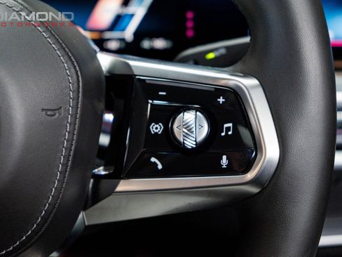 Used 2023 BMW i7 xDrive60 image 86