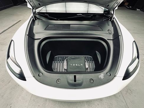 Used 2021 Tesla Model Y Long Range AWD/4WD image 41