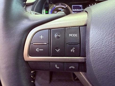 Used 2022 Lexus RX 450hL Luxury w/ Cold Area Package (CT) AWD/4WD image 25