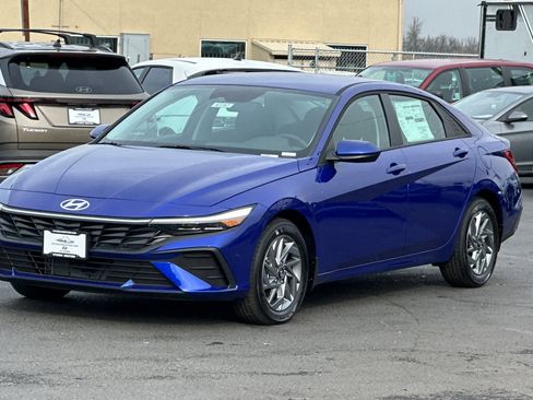 New 2026 Hyundai Elantra Blue image 8