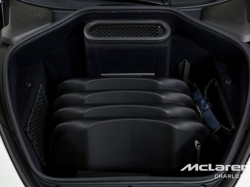 Used 2024 McLaren 750S Spider image 18