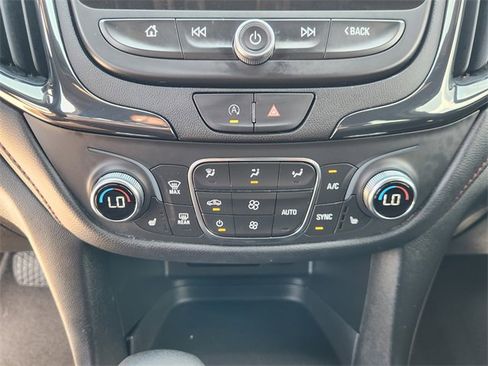 Used 2022 Chevrolet Equinox RS w/ RS Leather Package image 18